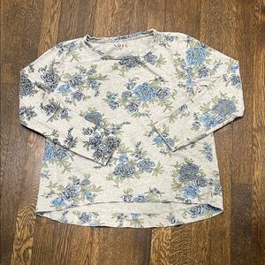 Loft T-shirt/Sweater